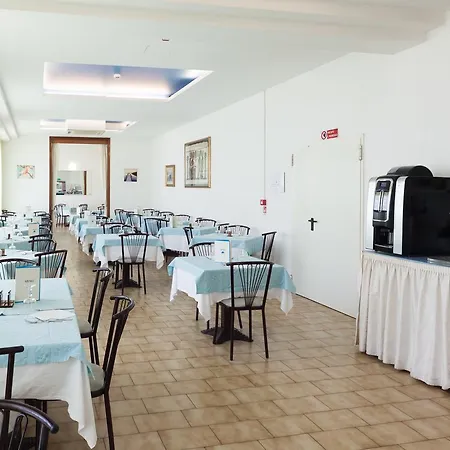 Nevia Hotel